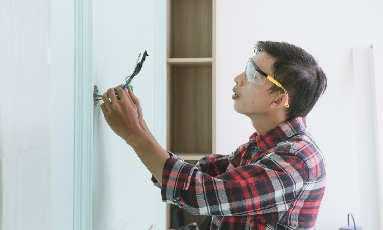 how to fix broken electrical wires