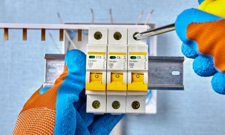 replacing a circuit breaker