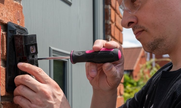 how to fix a doorbell