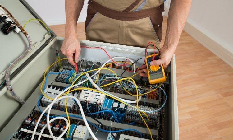 how to repair a fuse in a fuse box